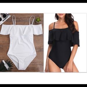 Set of two off shoulder bathingsuits